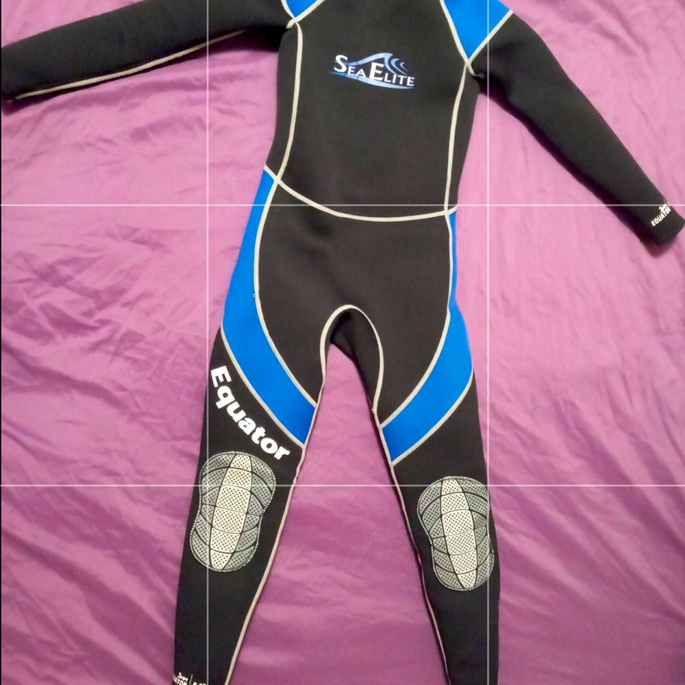 Sea Elite kids diving suite. Size 8-10 unisex